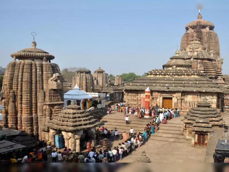 lingaraj-temple-bhubaneswar-odisha